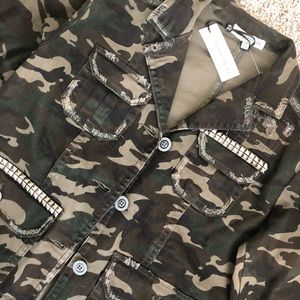 🦍🦍Heartloom Camo Jacket🦍🦍